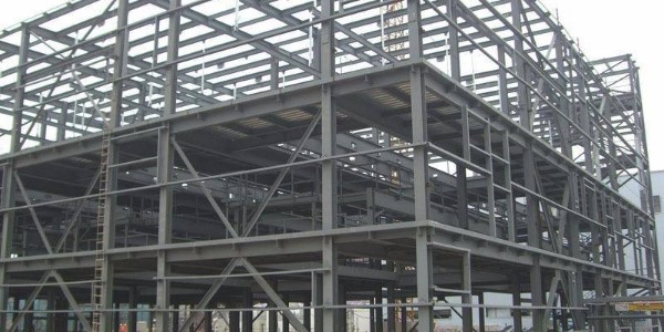 高层钢结构中钢结构特性有哪些？